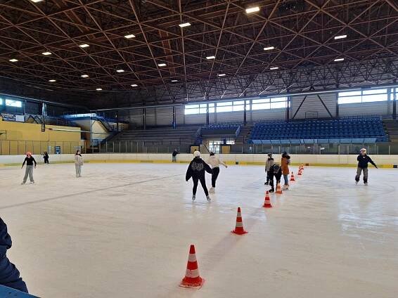Sportovní den 2. stupně, bruslení