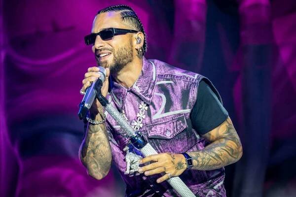 Maluma Caught a Crutch Thrown at Him on Stage During His Don Juan World Tour Opener