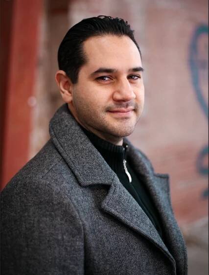 Carlos Varela Headshot