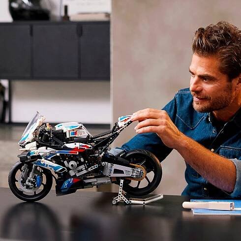 LEGO Technic 42130 BMW M 1000 RR - 42130 - Obrázek 2