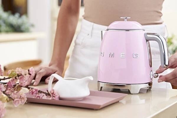 Rychlovarná konvice 50's Style Mini - Smeg KLF05BLEU | FormAdore
