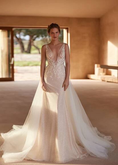 Wedding dresses wholesale from the manufacturer Elly Bride
