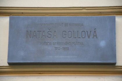 Soubor:Nataša-Gollová-na-domě-Údolní223-7-Brno2020.jpg – Wikipedie