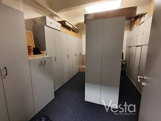 Pronájem kanceláří ve víceúčelové budově S-centra | Realitní kancelář Vesta Děčín