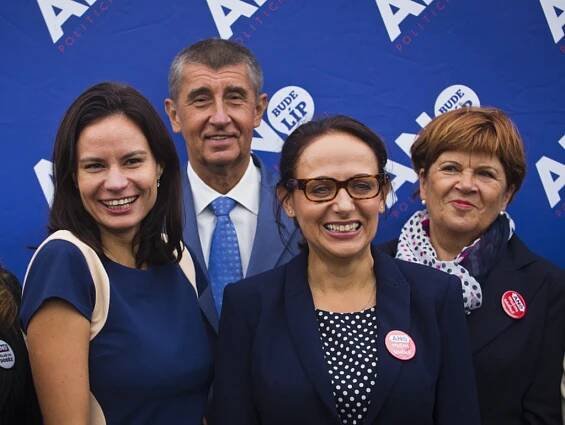 Předvolební guláš vaří Sobotka i Babiš