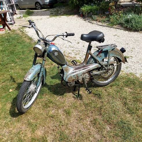 moped station peugeot - Nymburk
