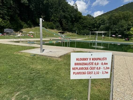 Biokoupaliště v Pasece otevřelo. Voda bez chemie a relax v zeleni. Za pár korun