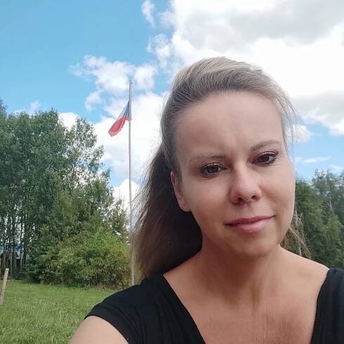 Jana Marková: Tak než tu potom, co ulétlo několik dronů nad Polsko začnou všichni šturmovat do války, bych se trochu uklidnila
