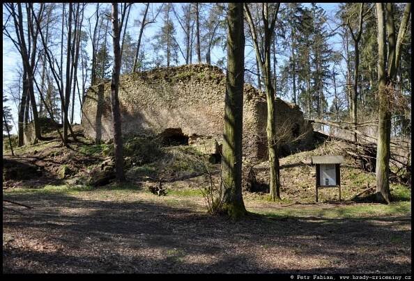 Radkov–Hradisko – fotografie / hrady-zriceniny.cz