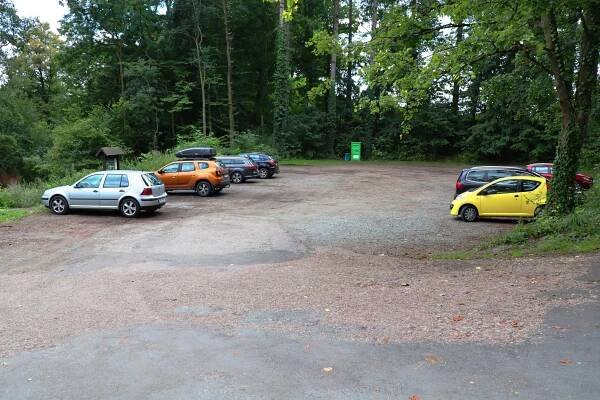 Zdjęcia • Parkoviště Babiččino údolí (Parking dla gości – płatny) • Mapy.com