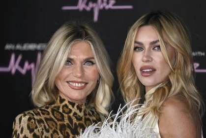 The stunning mother-daughter duo attended An Audience With Kylie at The Royal Albert Hall in London