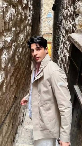 A look at Sidharth Malhotra's dapper fashion moments