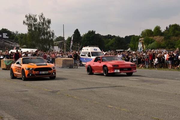 Fotogalerie 2022 | Hradecká V8 - Sraz Amerických vozů