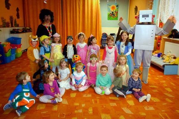 MŠ Maškarní karneval – 12. 2. 2015 : ZŠ a MŠ Jarošov nad Nežárkou