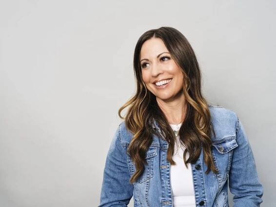 Comedian Esther Povitsky and director Kay Cannon discuss their comedy careers, motherhood, and more — The Retaility