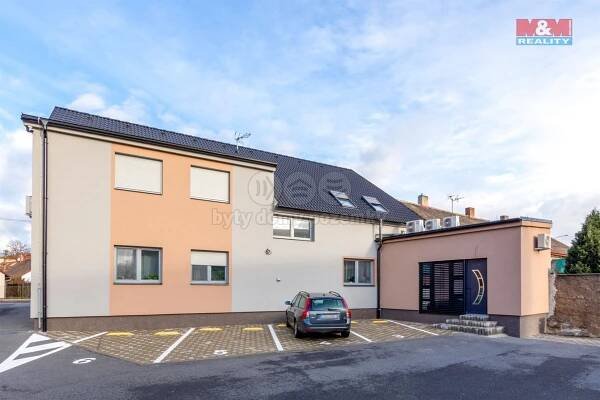 Pronájem bytu 1+kk 30 m², generála Svobody, Pardubice - Rosice