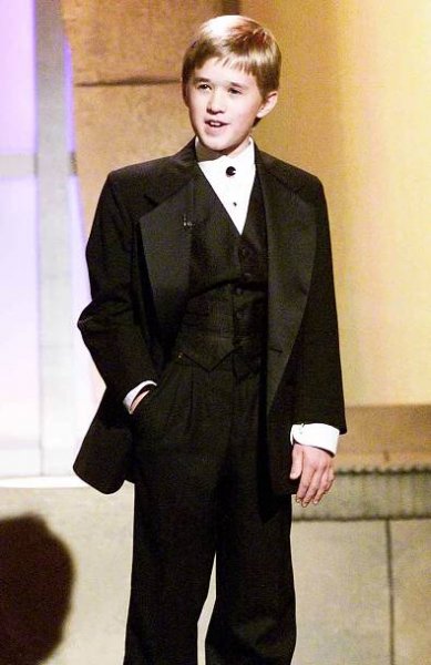 Haley Joel Osment at 'Hollywood Salutes Bruce Willis: An American Cinematheque Tribute' at the Beverly Hilton Hotel, Beverly Hills, Ca. 9/23/00. The special will air 9/27/00 on the TNT Network.