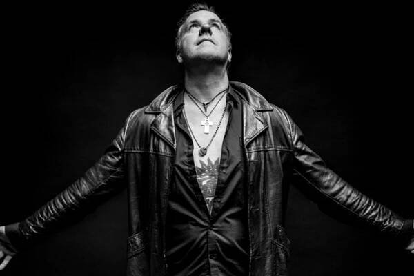 Burton z FEAR FACTORY se pustil do „Du Hast“ od RAMMSTEIN
