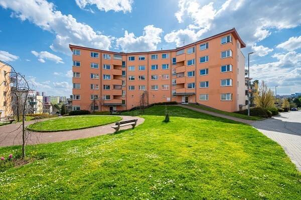 PRODÁNO. Byt 4+kk, 110 m2, terasa, balkon, parking, Praha 5, ul. Melodická - FARAON reality