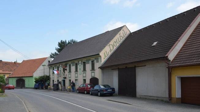 Restaurace U Doušů - Kravaře - Úštěcká ulice • Autovýlet.cz