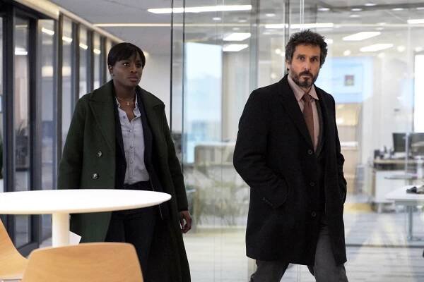 TLMM 1 Vincent ELBAZ Mariama GUEYE ©Gilles Gustine:FTV:CPBFilms.jpg