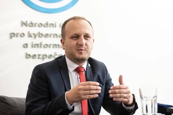 Izolované země jako KLDR nebo Írán využívají kyberútoky k vylepšování rozpočtu, varuje šéf NÚKIB