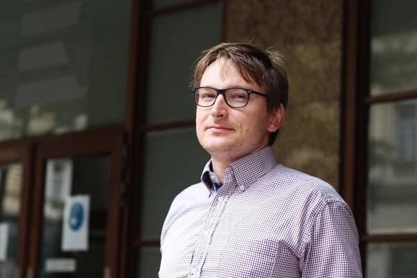 Energetická chudoba trápila už před inflací milion Čechů. Nejohroženější jsou lidé v nájmu, říká analytik