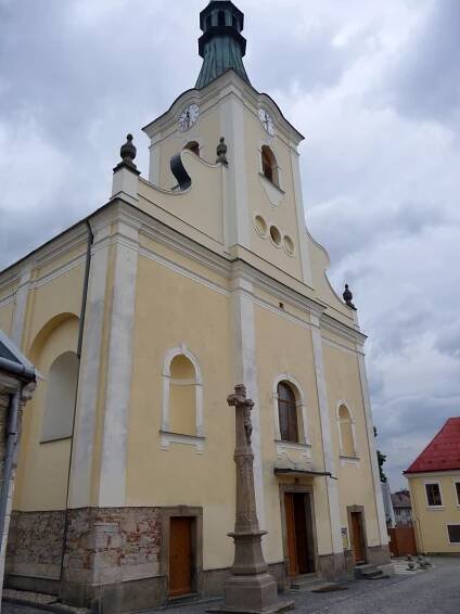Soubor:Church of Saint Nicholas, Fryšták (1).jpg – Wikipedie