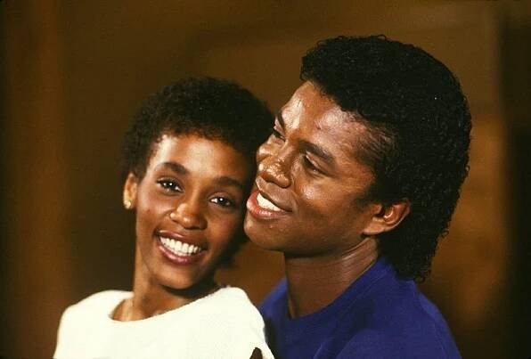 Whitney Houston prý měla románek s bratrem Michaela Jacksona