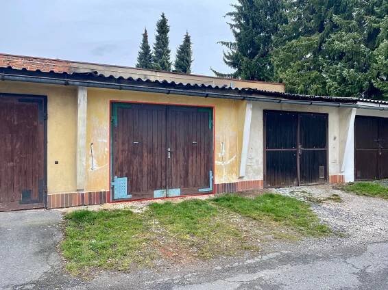 Prodej řadové garáže 23m2, Tepelská ul., Mariánské Lázně – Úšovice | Révay Reality
