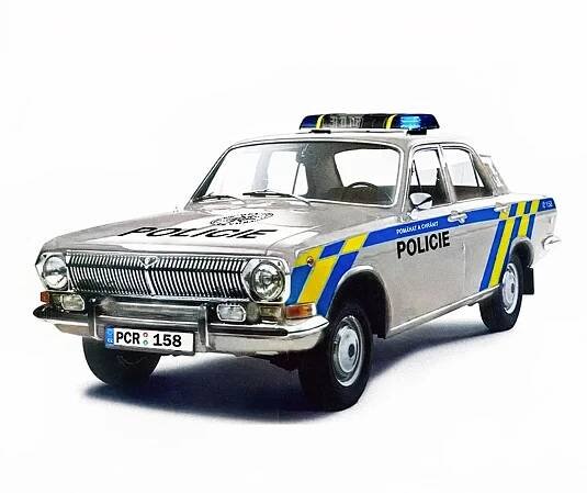 Policejní retro cesta do minulosti: Trabant i žigulík v moderních policejních barvách