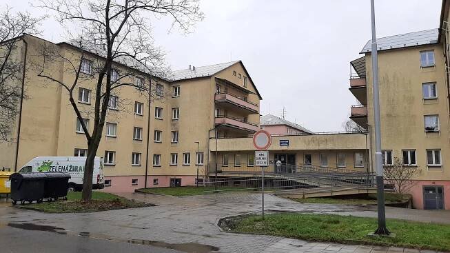 Vražda a loupež v bydlení pro seniory v Karviné. Policie zná pachatele