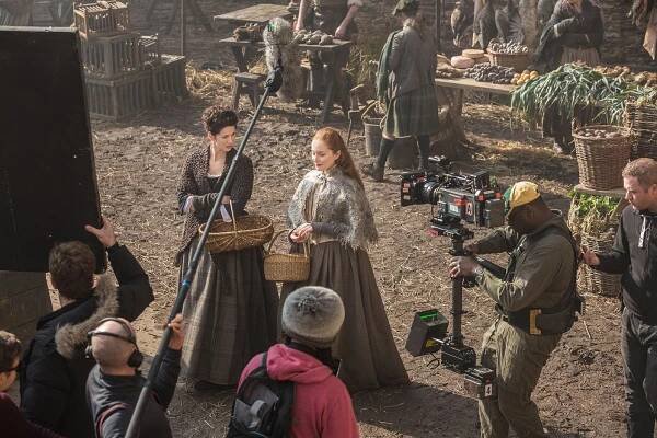 Caitríona Balfe, Lotte Verbeek - Cizinka - Už mi chutí v palci cuká - Z natáčení