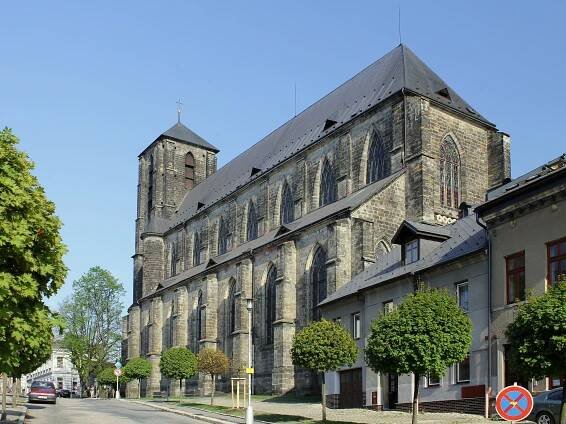 Soubor:Chrám Narození Panny Marie, Turnov (2).jpg – Wikipedie