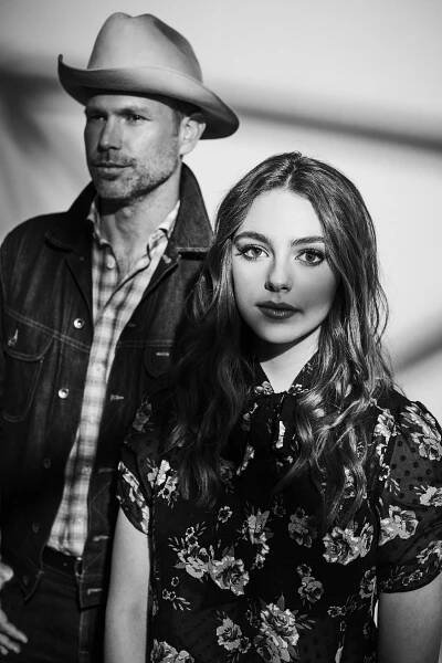 Matthew Davis, Danielle Rose Russell - Odkaz - Série 1 - Promo