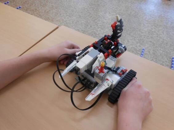 Robotika - Základní škola Čestmíra Císaře, příspěvková organizace