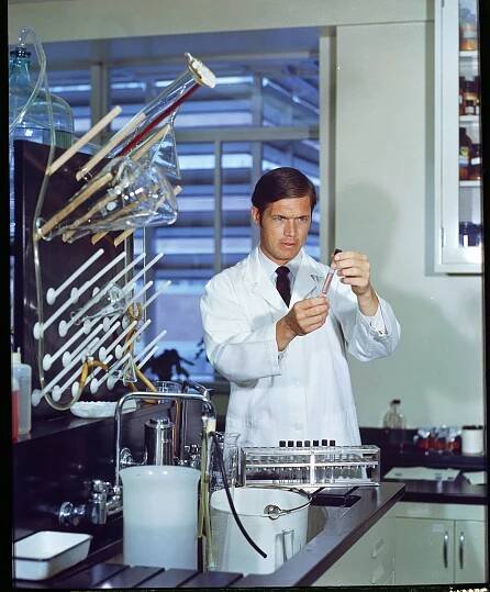 Chad Everett in Medical Center (1969)