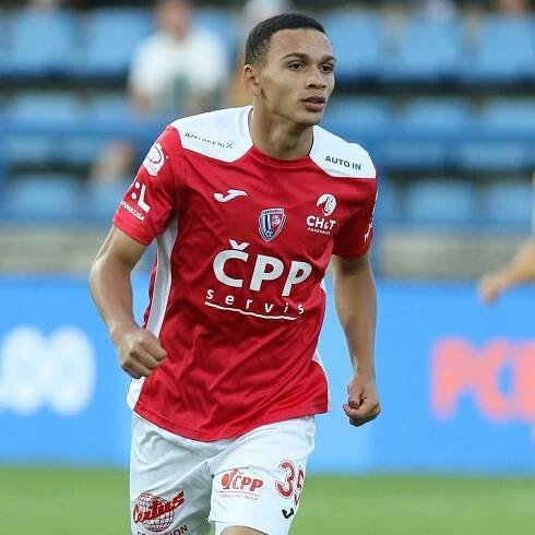 Tragédie ve fotbale. Náhle zemřel Brazilec (†23), který hrál za Pardubice a Prostějov