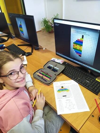 Vánoční tvoření v hodinách informatiky – 4. – 8. třída - ZŠ Dyjákovice