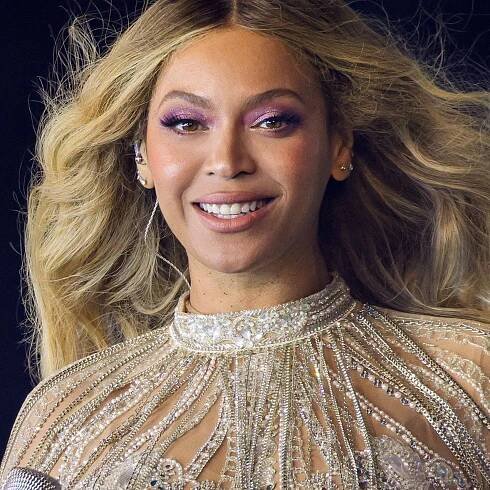 Beyoncé's Platinum Blonde Waves Just Keep Going and Going and Going — See. the Photos