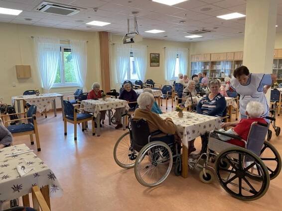 kavárna - Oficiální stránky Domov pro seniory Heřmanův Městec