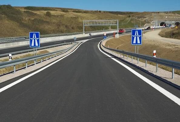 Vodiči jazdia po čistejších a bezpečnejších cestách, diaľničiari za pol roka vyčistili jeden a pol obvodu Slo