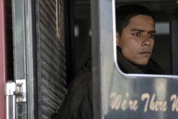 Chicago Fire - Veselé Vánoce - Z filmu - Charlie Barnett