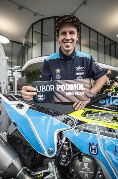 Podmol skočil na dakarské motorce salto. Jako bych dopadal s kamionem, říká