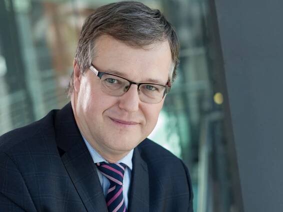 Ministr Dvořák jmenoval ekonoma Zahradníka svým zmocněncem pro euro
