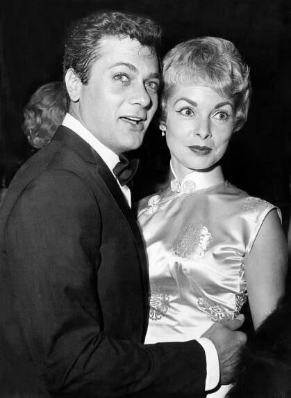Tony Curtis, Hollywood Leading Man, Dies at 85 - The New York Times