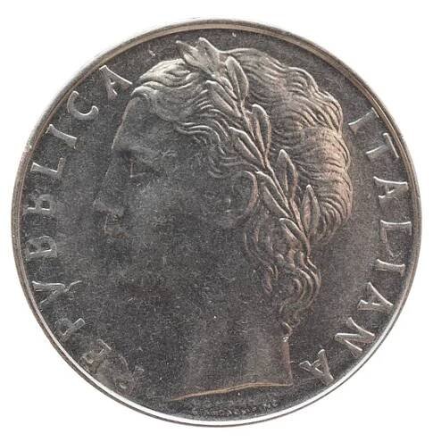 Italská lira mince izolované na bílém — Stock obrázek
