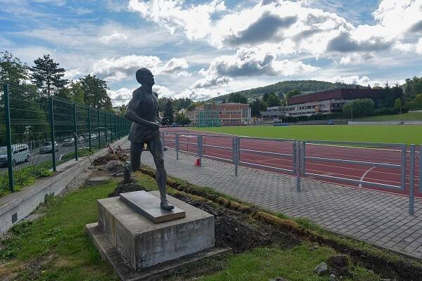 Zlín dál opravuje Stadion mládeže, o sportoviště je extrémní zájem