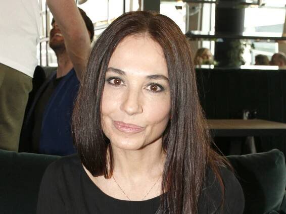 Míša Kuklová není jen princezna Jasněnka, ale také nadaná malířka. Namalovala dcerku Emmy Smetany, ta je naprosto dojatá