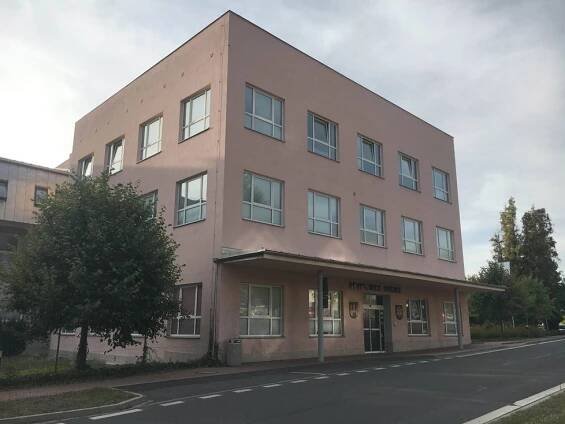 Lékaři ze Sušice měli odpojit pacienta z plicní ventilace (†82): Případ vyšetřuje policie